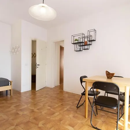 Luminoso Con Ampia Terrazza 아파트 *