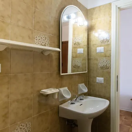 Luminoso Con Ampia Terrazza