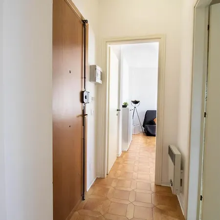 아파트 Luminoso Con Ampia Terrazza *