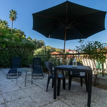 Luminoso Con Ampia Terrazza 아파트