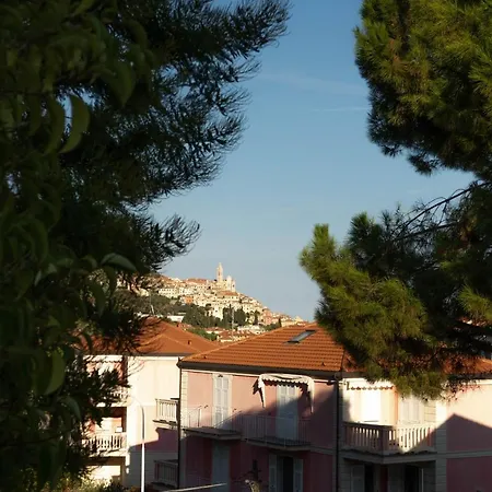 Luminoso Con Ampia Terrazza 산토바르톨로메오알마레