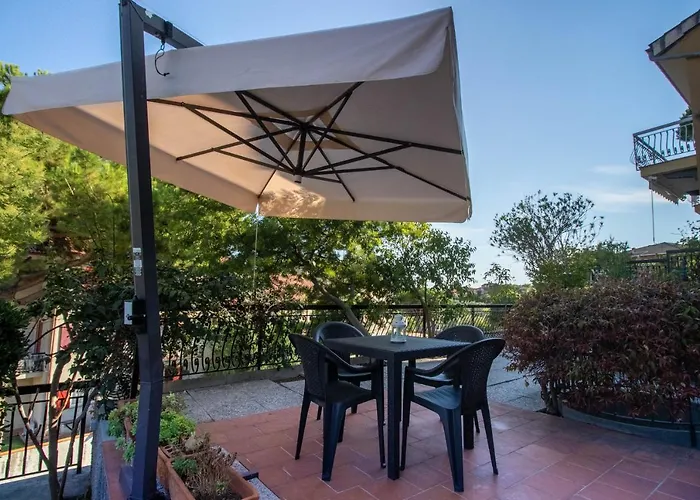 Luminoso Con Ampia Terrazza شقة